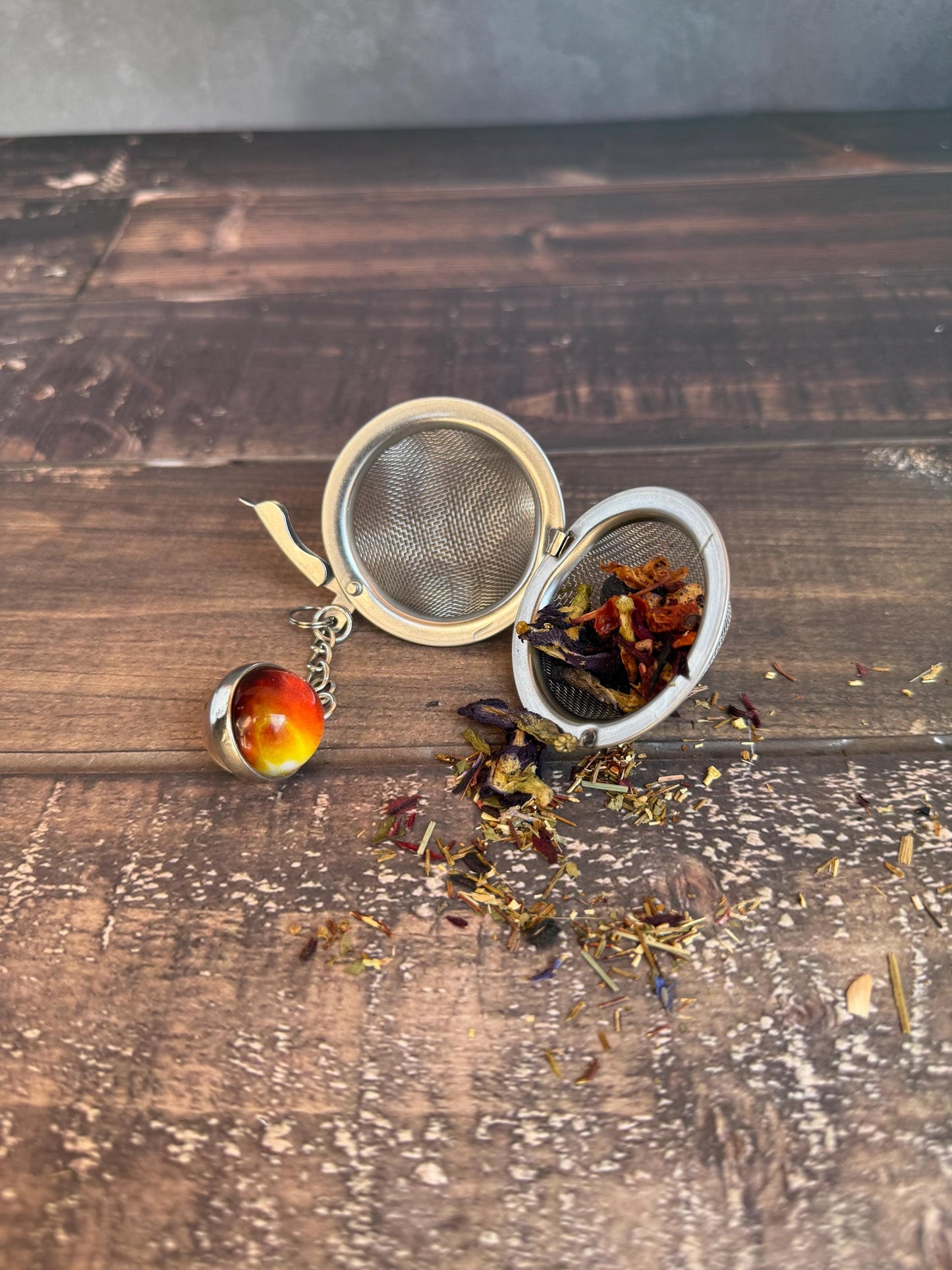 Teaball with custom keychain